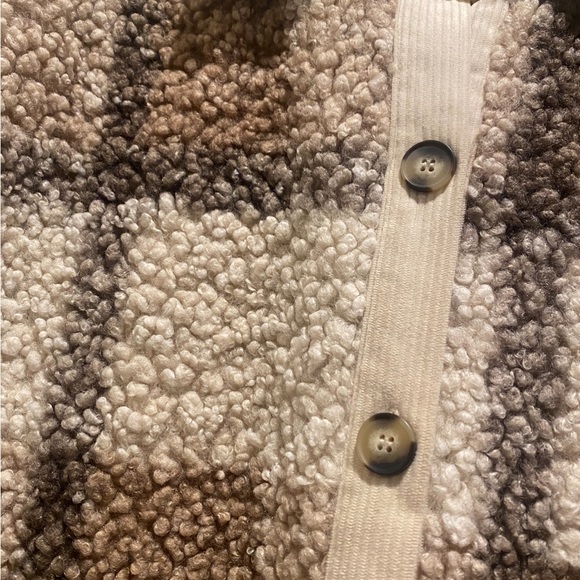 Davi&Dani Boutique Oversized Shacket - Picture 3 of 4